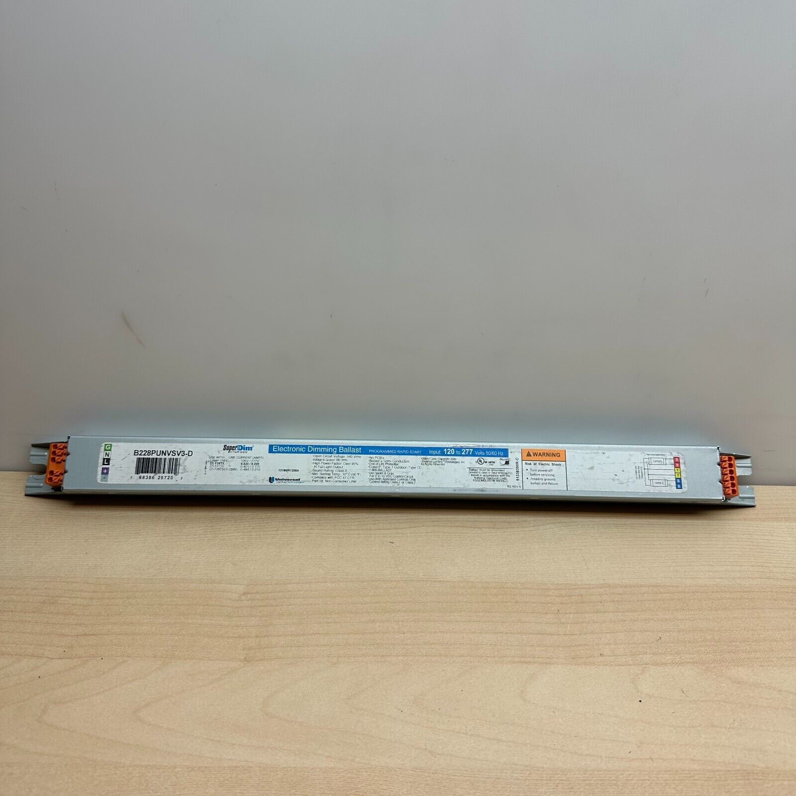 Universal SuperDim B228PUNVSV3-D Fluorescent Dimming Ballast 2-Lamp F28T5 F21T5