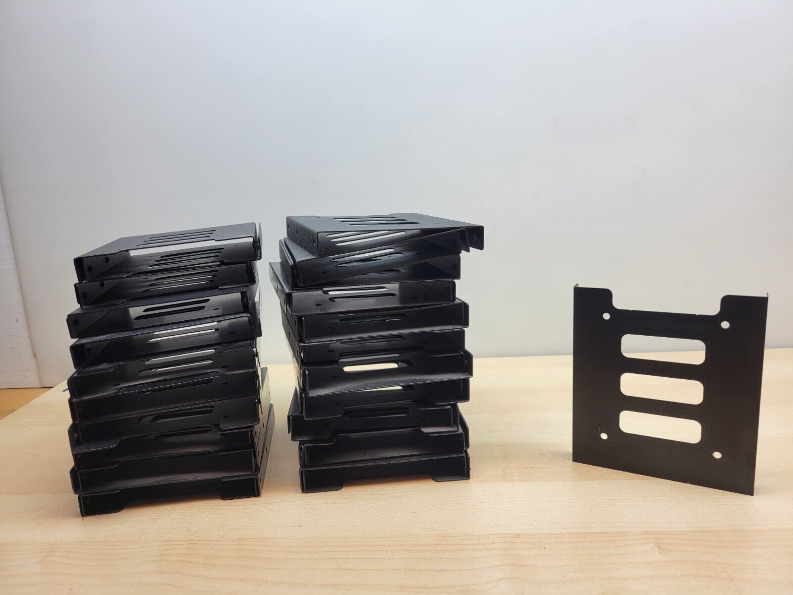 Lot of 42x 3.5" to 2.5" Harddrive Caddy NO Screws