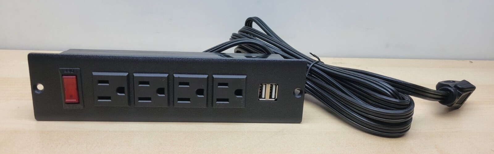 Furniture Power Distributions Units BY213 4 Outlets with 2 USB