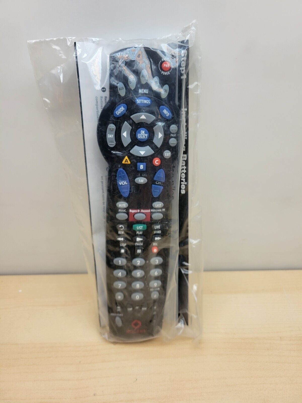 Universal Remote Controller URC1056 New In Package