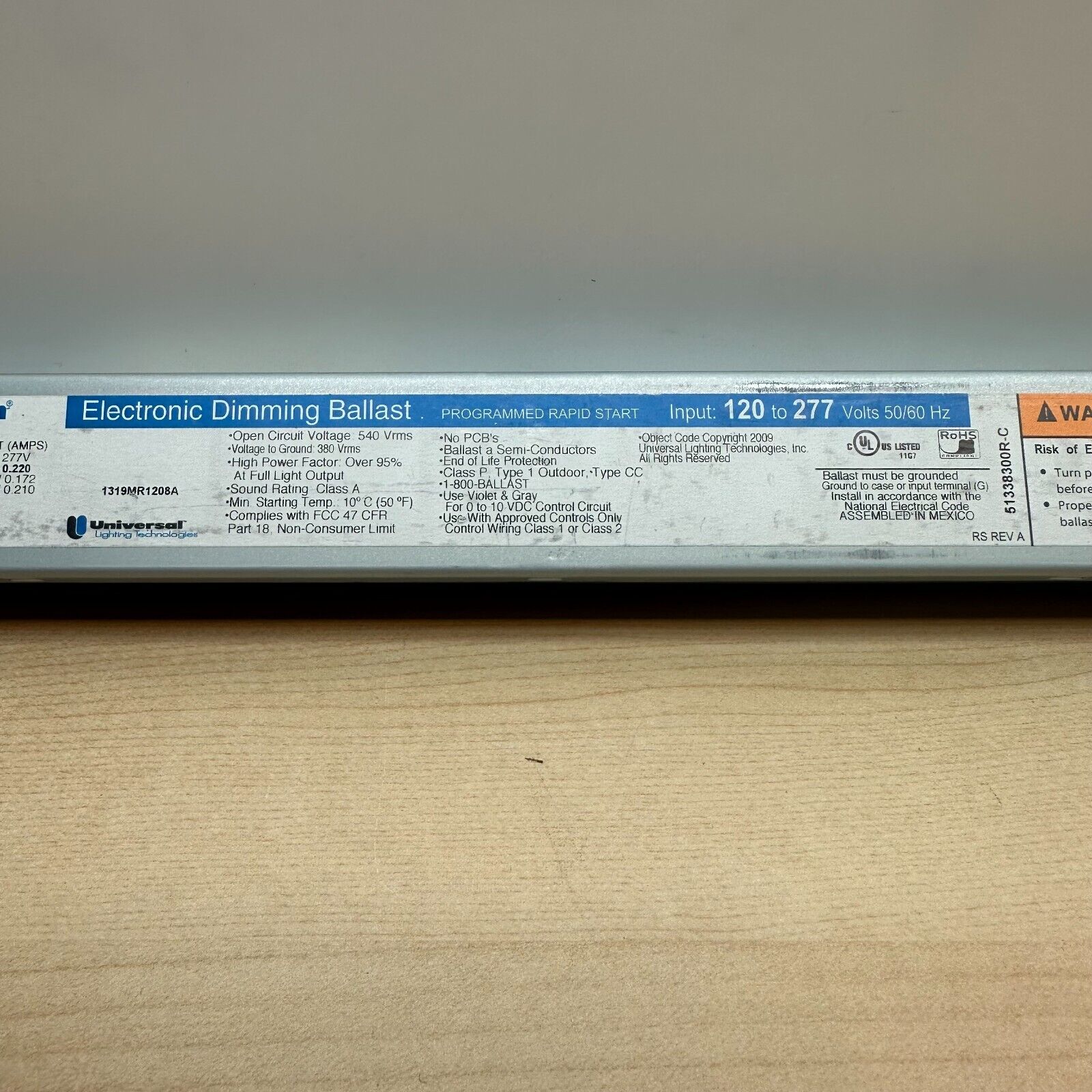 Universal SuperDim B228PUNVSV3-D Fluorescent Dimming Ballast 2-Lamp F28T5 F21T5