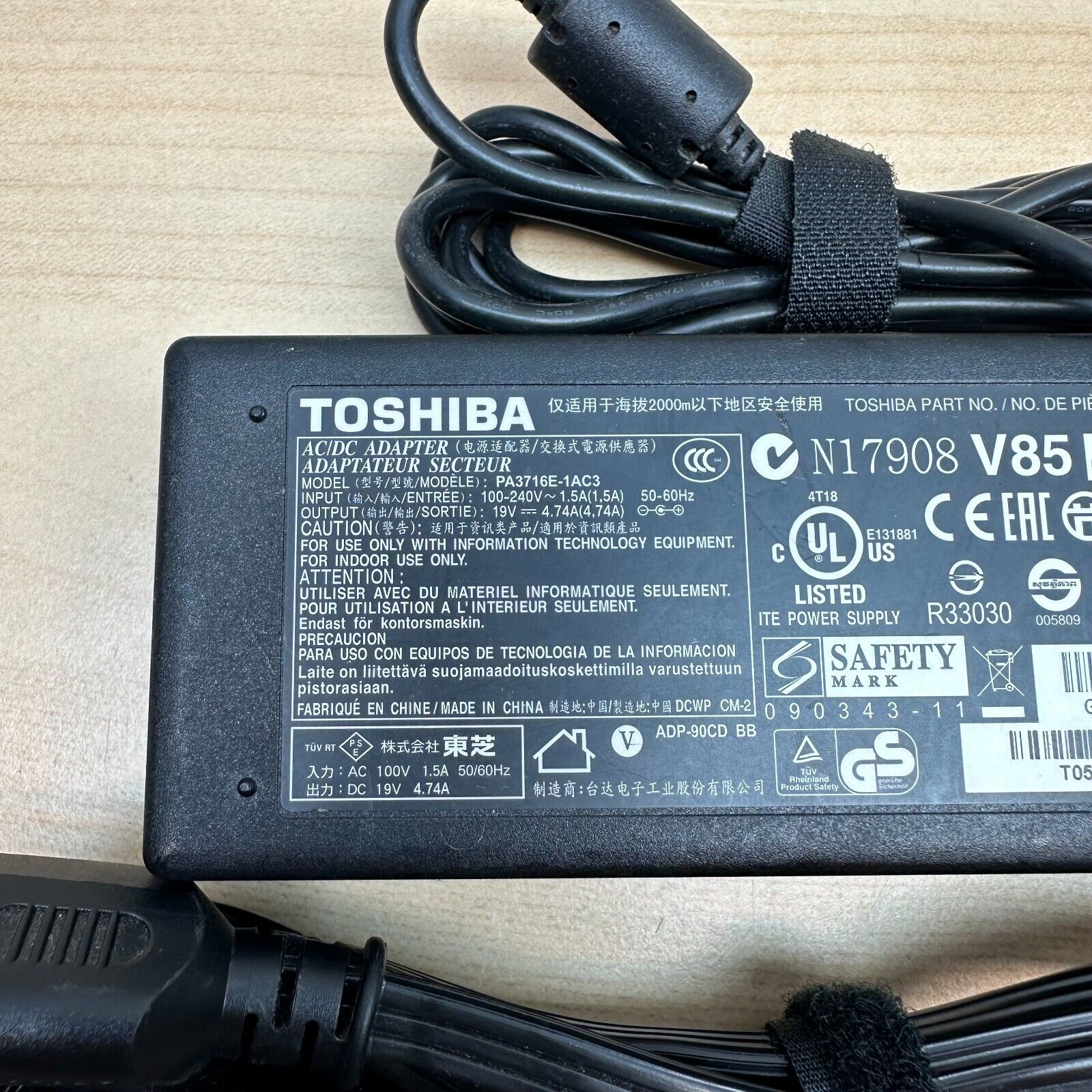 ORIGINAL Toshiba 19V 4.74A PA3716E-1AC3 PA3716U-1ACA PA5035U-1ACA 90w AC Adapter