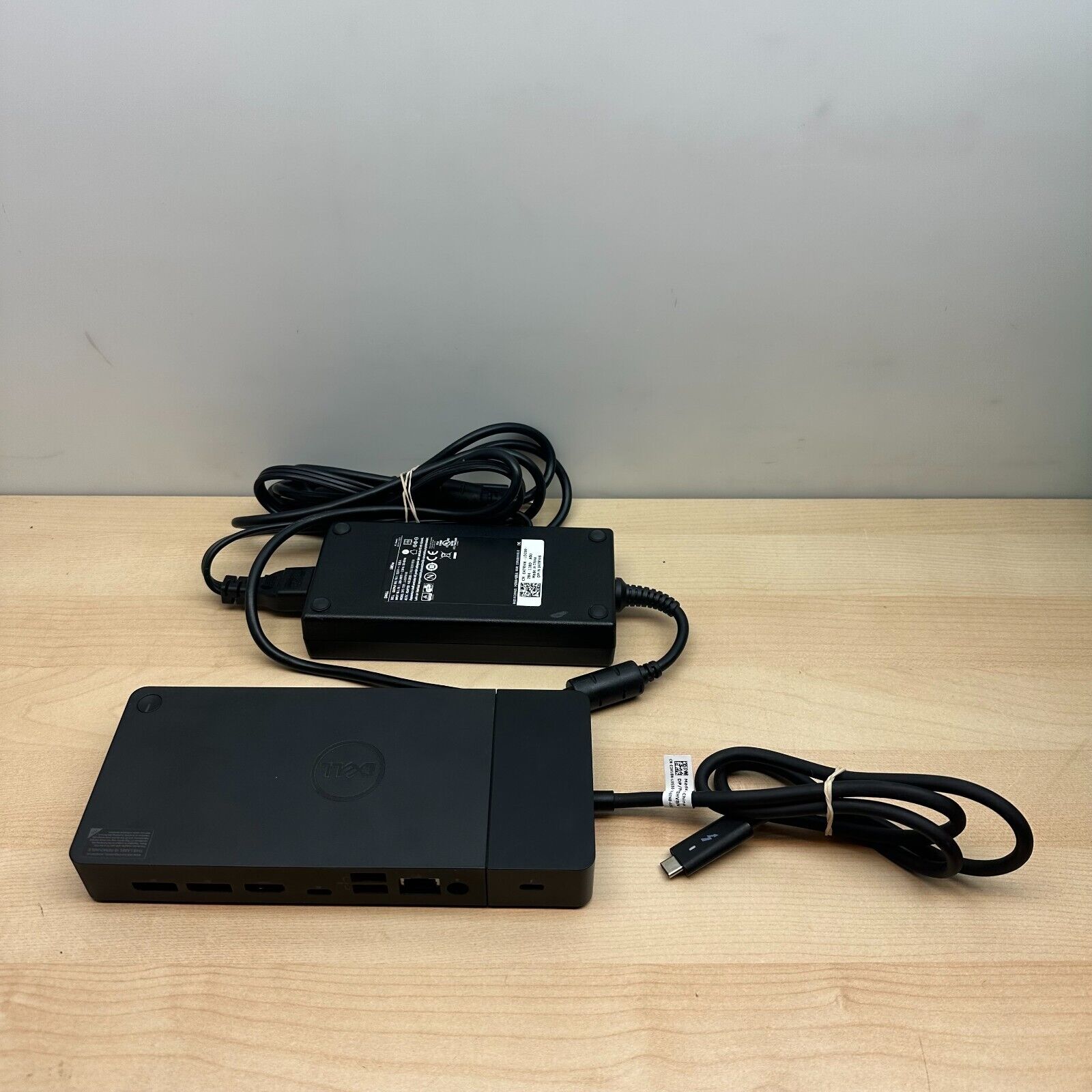 DELL GENUINE USB-C Pro DOCK Docking Station K20A WD19DCS HDMI DP INC 180W PSU
