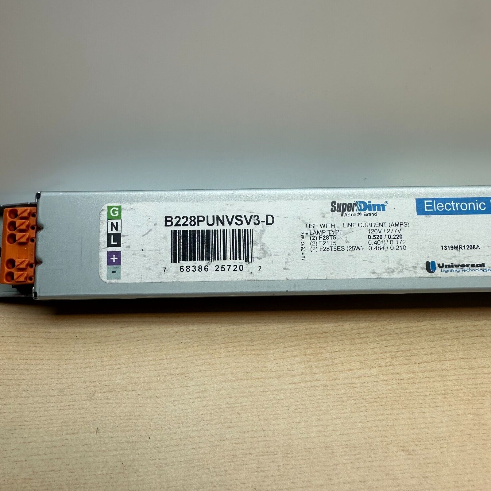 Universal SuperDim B228PUNVSV3-D Fluorescent Dimming Ballast 2-Lamp F28T5 F21T5