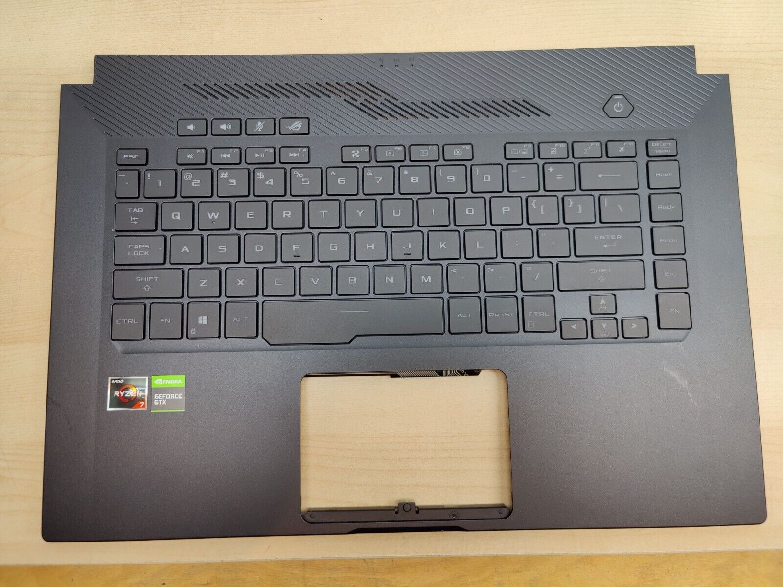 Asus Zephyrus GA502DU Palmrest