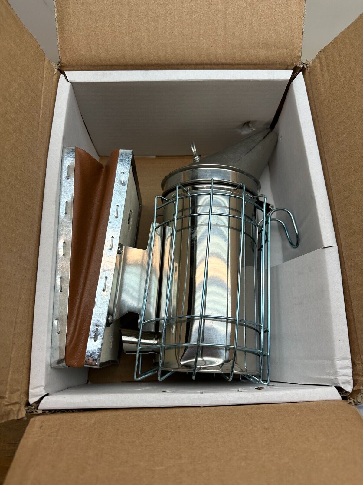 Mini Bee Hive Smoker Fumes Sprayer Stainless Steel Beekeeping Equipment Tool