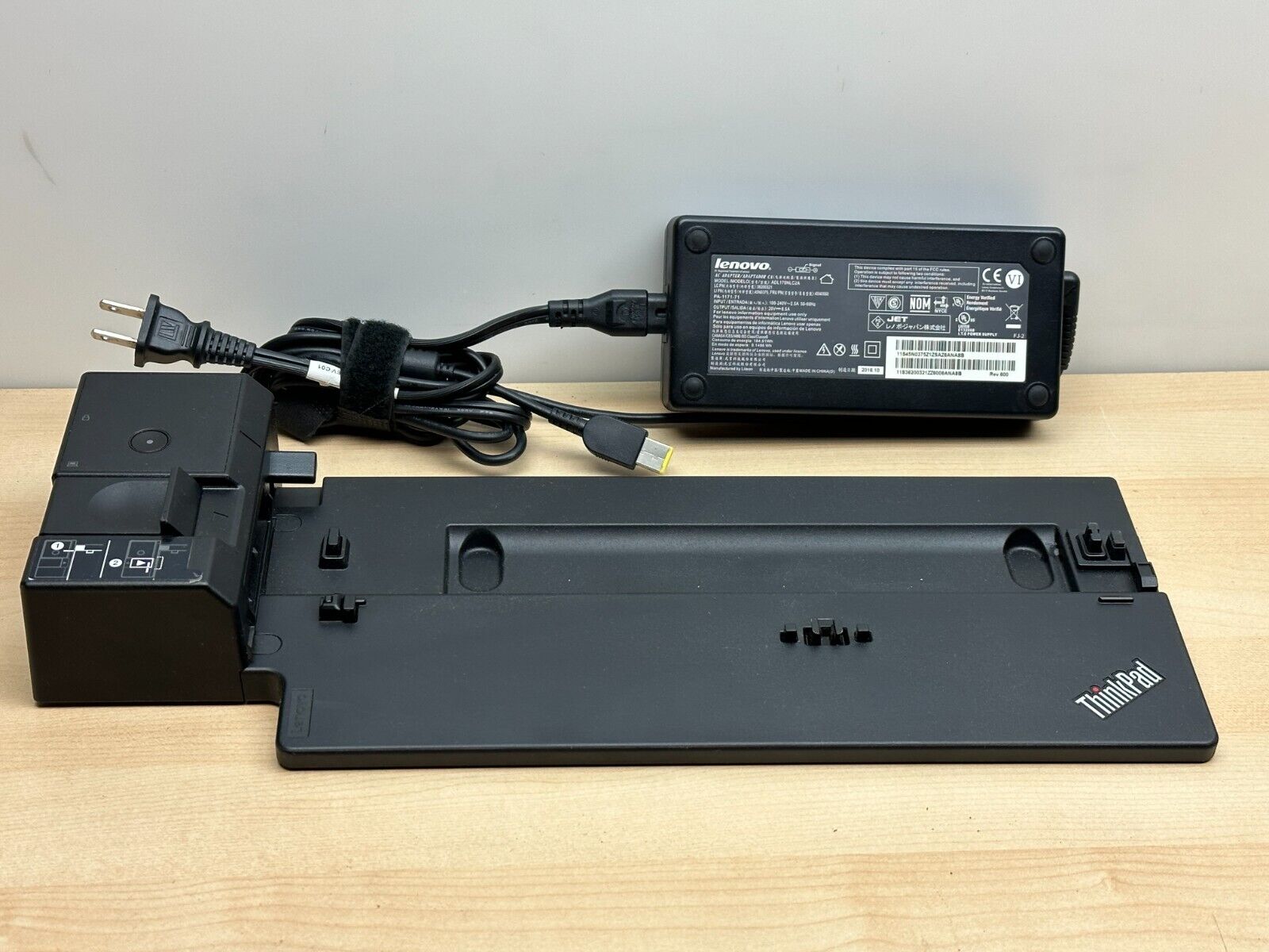 Lenovo 40AJ Docking Station T580 T480 T480s T490s w/ Genuine 170w AC Adapter