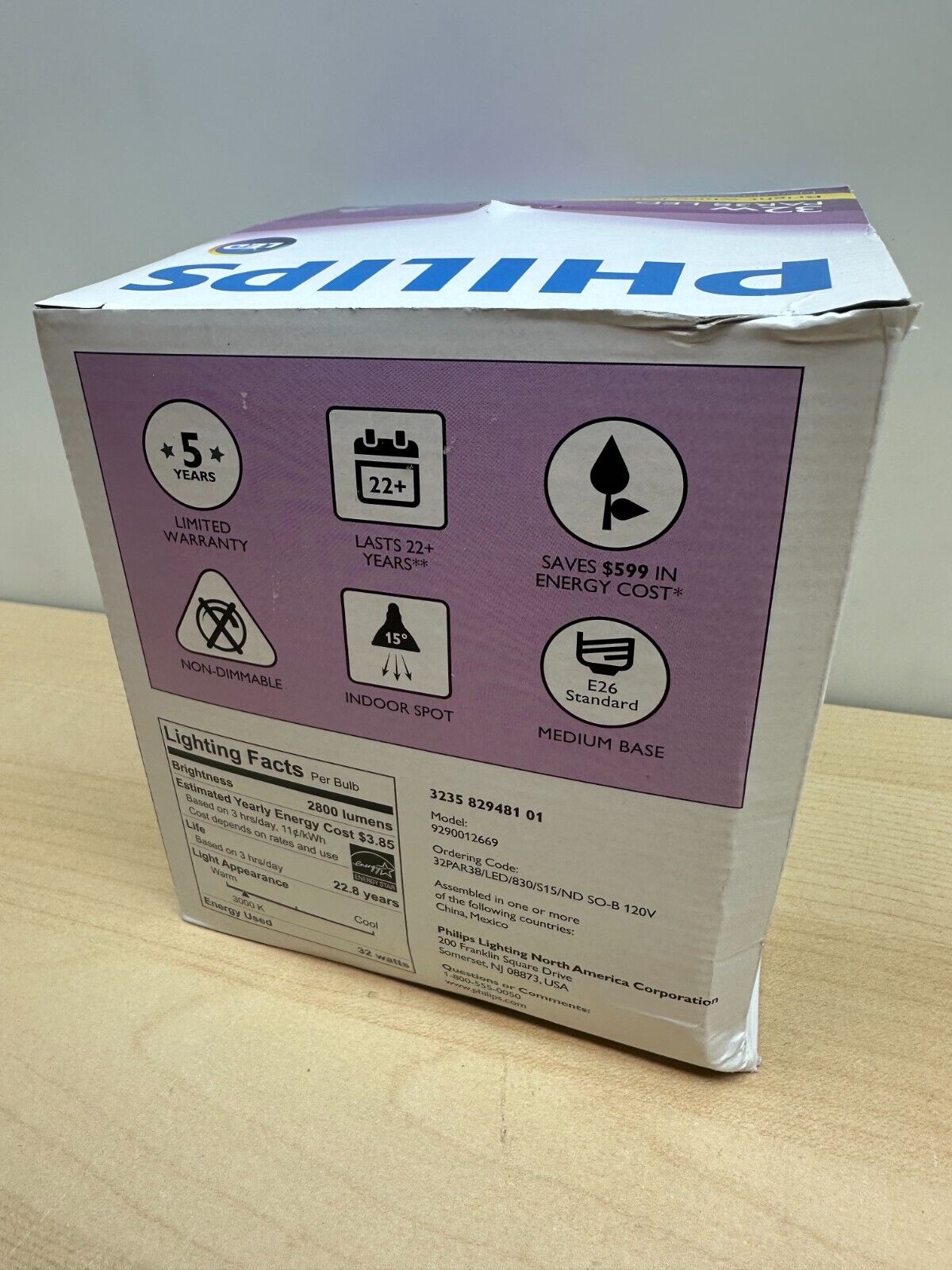 Philips PAR38 LED 32W 2800 Lumens E26 Medium Base Indoor SPOT (Black)