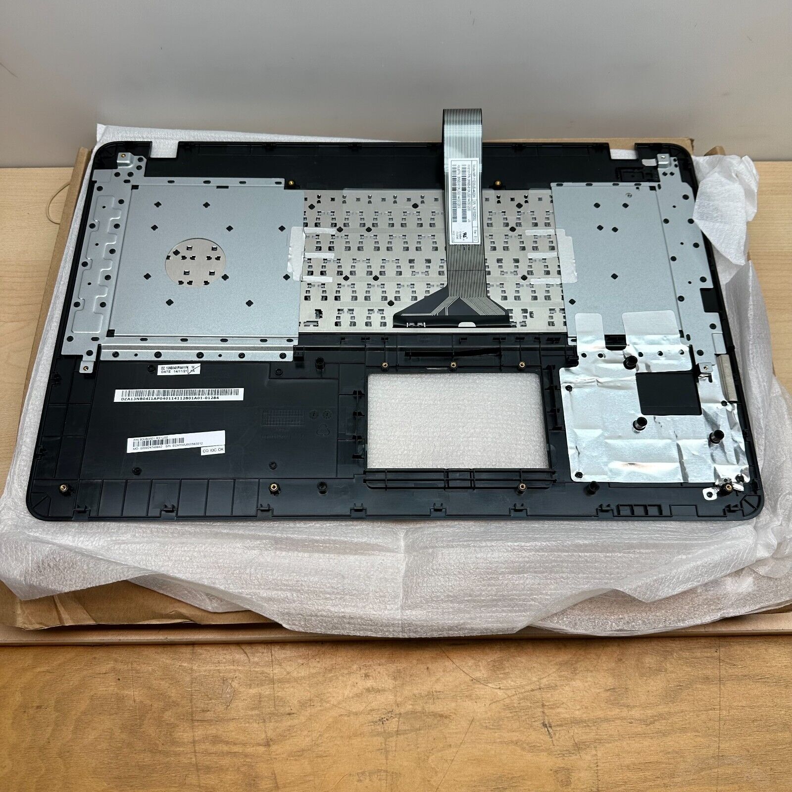 Asus X751M X751MA X751MD X751MJ PALMREST With Keyboard US English Layout