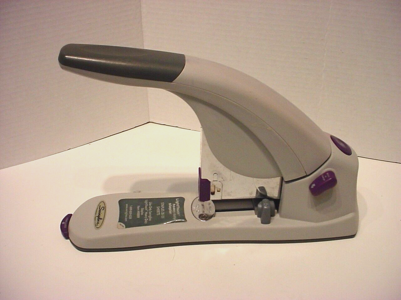 Swingline 90009 Light Touch Heavy Duty Stapler With Staples 20-120 Pages Exc