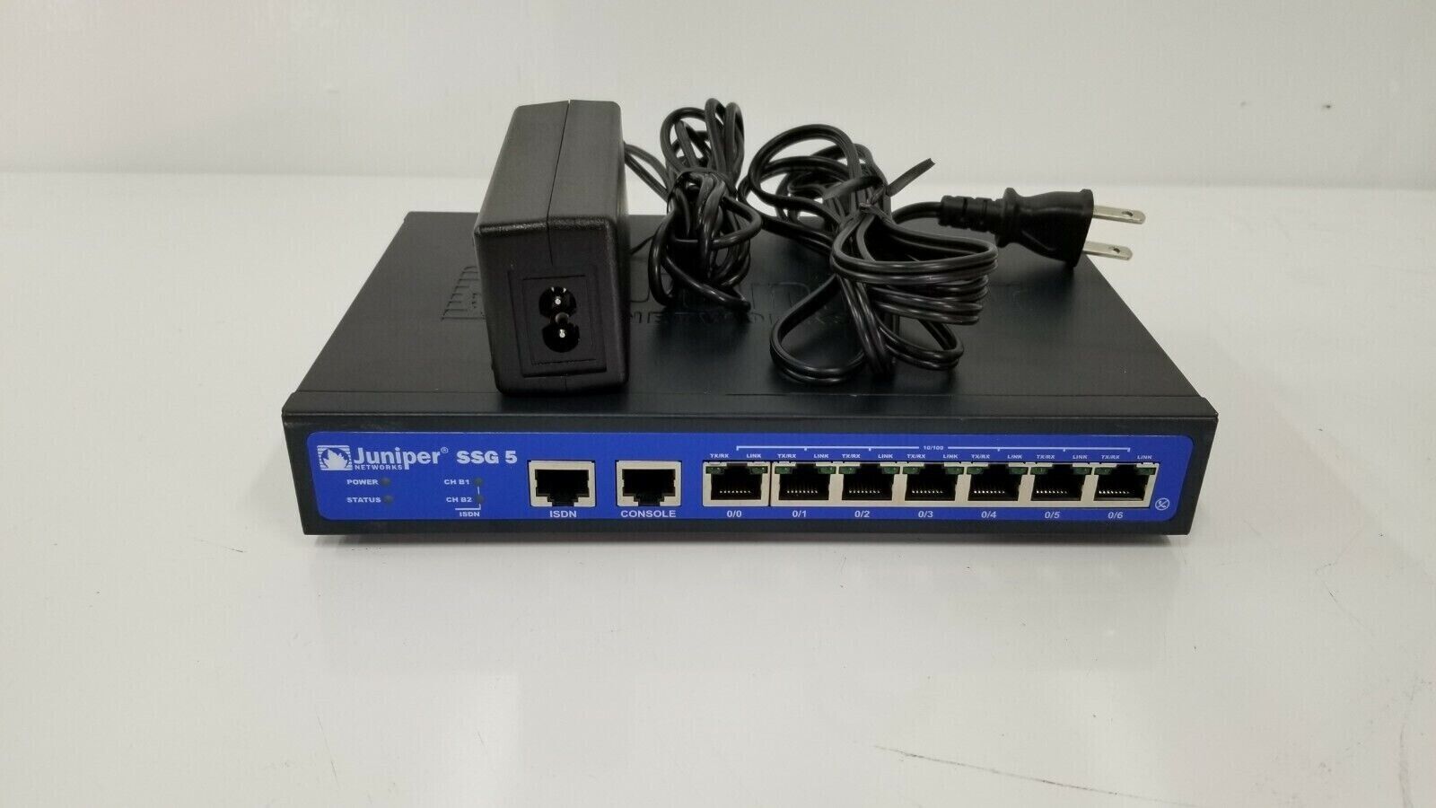 Juniper SSG-5-SH SSG-5-SH-BT 7-Port Gateway VPN Firewall w/ Adapter