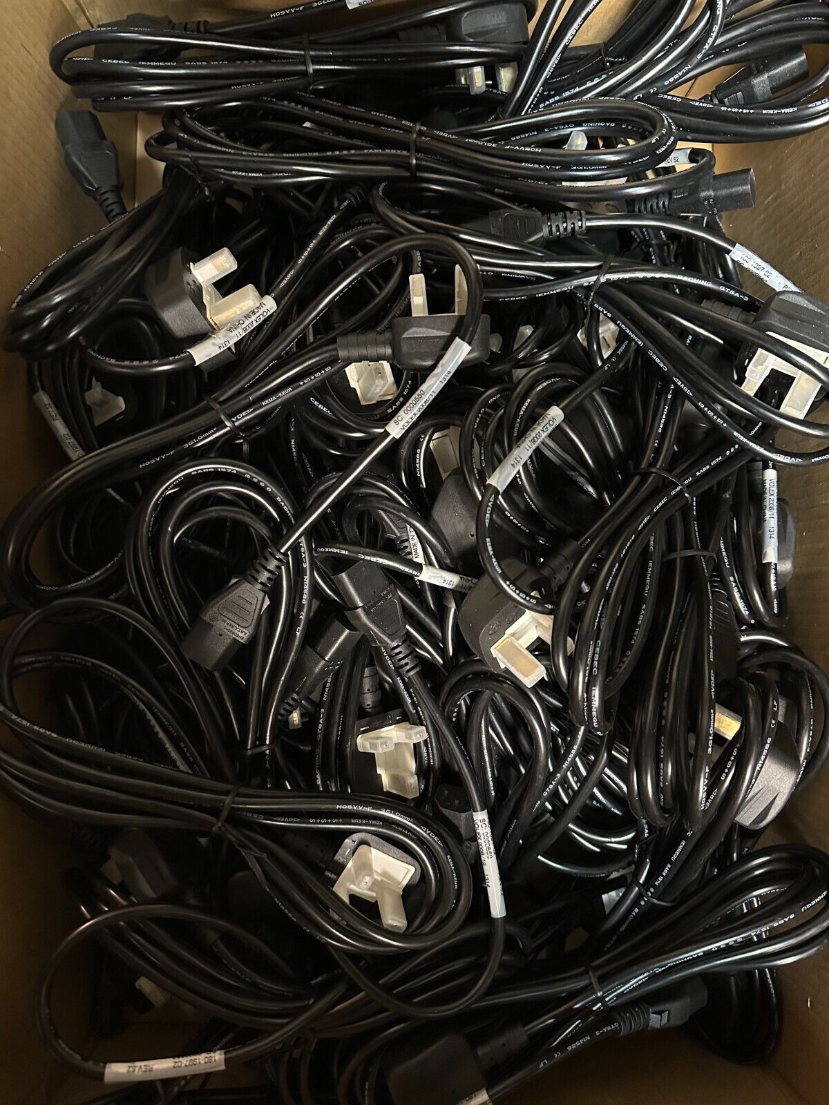 LOT OF 47x C13 Kettle Type UK 1.2M Lead 3 Pin Mains Power Cable Black